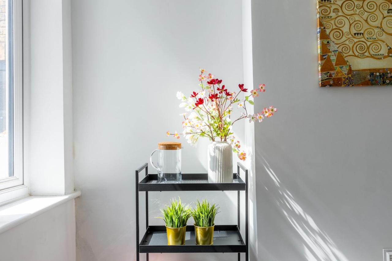 Spacious 3br House, 8 Min Kensal Green, Nw